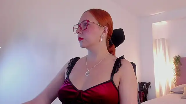 Snapshot of MistressErza chatting on June 12, 2026, 4:28 pm MistressErza online show from June 12, 2026, 4:28 pm
