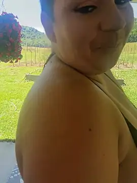 Snapshot of thickfarmtwat chatting on June 4, 2026, 3:18 pm thickfarmtwat online show from June 4, 2026, 3:18 pm