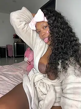 PrincessDreamm online show from November 26, 2025, 6:58 am