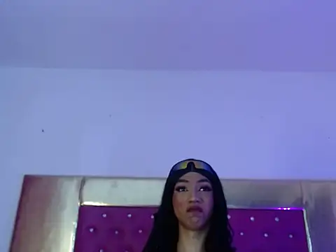 Megan-red-flame online show from November 18, 2025, 7:51 pm