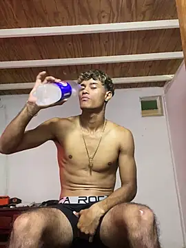 Snapshot of meliodas_23cm chatting on December 20, 2025, 4:58 pm meliodas 23cm online show from December 20, 2025, 4:58 pm