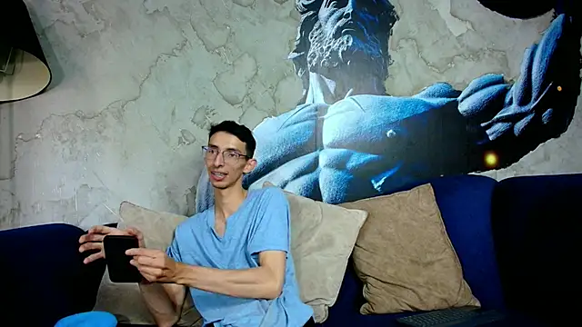 Snapshot of ZyroNight chatting on November 7, 2025, 2:28 pm ZyroNight online show from November 7, 2025, 2:28 pm