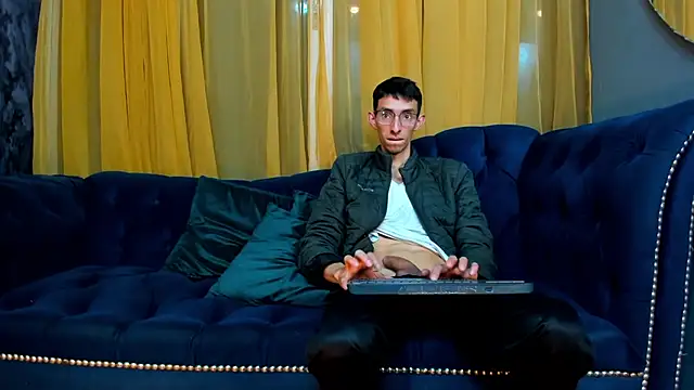 Snapshot of ZyroNight chatting on November 9, 2025, 12:53 am ZyroNight online show from November 9, 2025, 12:53 am