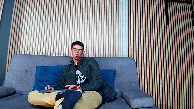 Snapshot of ZyroNight chatting on November 30, 2025, 1:09 am ZyroNight online show from November 30, 2025, 1:09 am