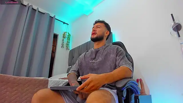 noah corvelle online show from February 3, 2026, 1:04 am