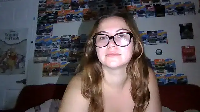 FreakyDreama online show from November 4, 2025, 11:59 pm