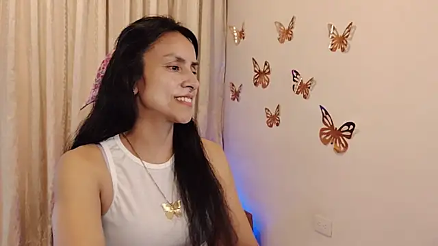Snapshot of Bella_Exhibition chatting on July 12, 2026, 7:38 pm Bella Exhibition online show from July 12, 2026, 7:38 pm
