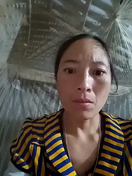 oanh-oanhbay online show from November 19, 2025, 9:48 pm