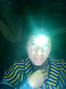 oanh-oanhbay online show from November 20, 2025, 12:05 pm