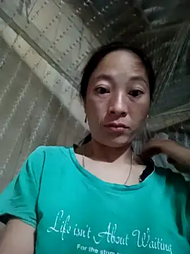 oanh-oanhbay online show from November 23, 2025, 9:25 pm