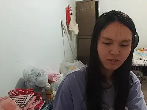 Snapshot of RebelAura chatting on June 15, 2026, 4:31 pm RebelAura online show from June 15, 2026, 4:31 pm
