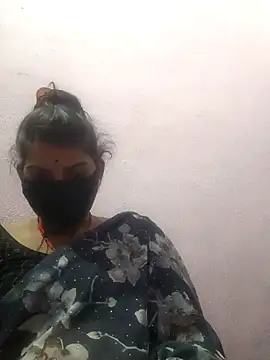 Tamanna hot online show from November 17, 2025, 3:18 pm