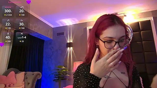 Snapshot of Siena_Foxx chatting on February 17, 2026, 2:57 pm Siena Foxx online show from February 17, 2026, 2:57 pm