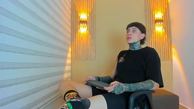 Snapshot of DANTE_ARMSTRONG chatting on November 26, 2025, 3:51 am DANTE ARMSTRONG online show from November 26, 2025, 3:51 am