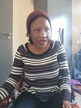 Snapshot of Mommy_Sienna chatting on May 13, 2026, 2:36 pm Mommy Sienna online show from May 13, 2026, 2:36 pm