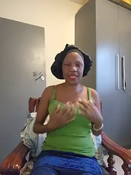 Snapshot of Mommy_Sienna chatting on June 4, 2026, 3:18 pm Mommy Sienna online show from June 4, 2026, 3:18 pm