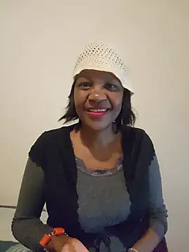 Snapshot of Mommy_Sienna chatting on June 6, 2026, 4:33 pm Mommy Sienna online show from June 6, 2026, 4:33 pm