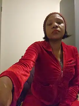 Snapshot of Mommy_Sienna chatting on June 11, 2026, 7:12 pm Mommy Sienna online show from June 11, 2026, 7:12 pm