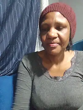 Snapshot of Mommy_Sienna chatting on June 18, 2026, 5:28 pm Mommy Sienna online show from June 18, 2026, 5:28 pm
