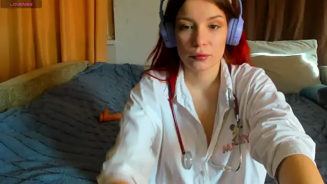 Eva purrr  online show from February 12, 2026, 8:09 am