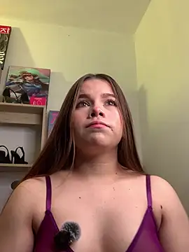 Snapshot of violettabond chatting on July 23, 2026, 12:58 pm violettabond online show from July 23, 2026, 12:58 pm