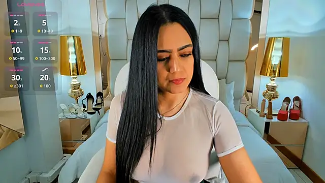Snapshot of Bella__carther chatting on June 4, 2026, 1:06 pm Bella carther online show from June 4, 2026, 1:06 pm
