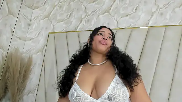 Snapshot of alana-silva chatting on May 3, 2026, 4:40 am alana-silva online show from May 3, 2026, 4:40 am