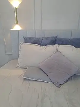 annie  20 online show from December 4, 2025, 12:14 pm