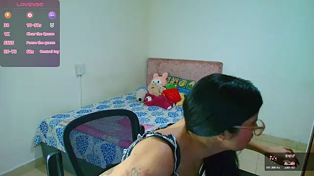 Snapshot of Kassandra_0304 chatting on May 9, 2026, 12:10 pm Kassandra 0304 online show from May 9, 2026, 12:10 pm