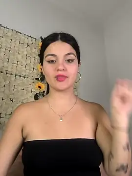 Lorenaa1 online show from May 2, 2026, 12:04 am