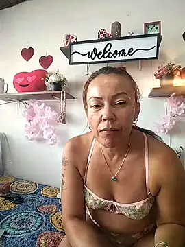 salomehill1 online show from April 25, 2026, 7:44 pm