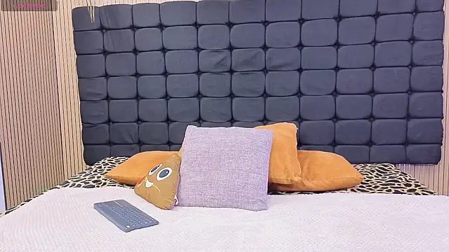 Mia Horney online show from March 14, 2026, 12:54 pm