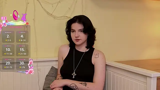 LatinaHuguenin online show from November 27, 2025, 7:10 am