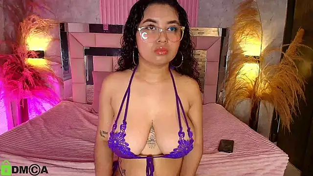 Snapshot of griselle_rousse chatting on July 28, 2026, 12:34 pm griselle rousse online show from July 28, 2026, 12:34 pm