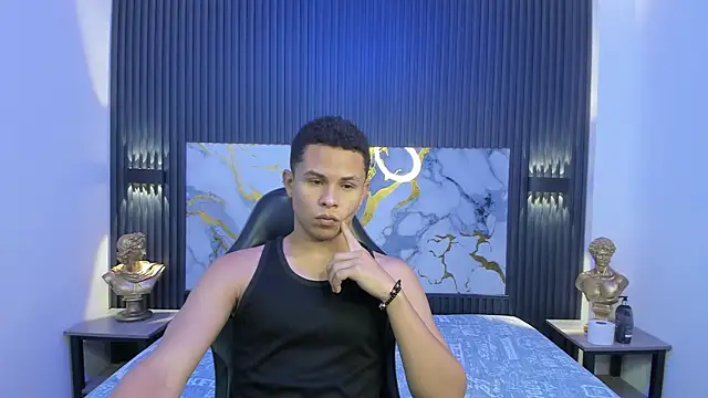 Liams18 online show from April 10, 2026, 3:34 am