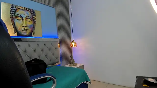 Liams18 online show from April 12, 2026, 3:33 am