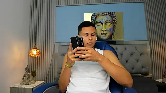 Liams18 online show from April 14, 2026, 3:12 am