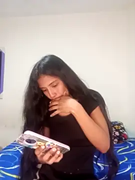 Stephanie1319 online show from December 2, 2025, 9:54 pm