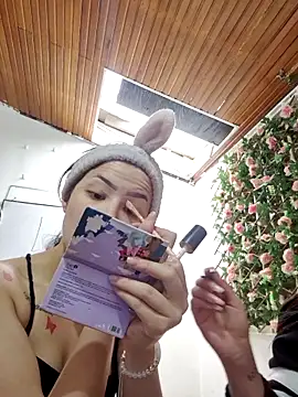 Snapshot of Celeste_Moretti chatting on December 16, 2025, 1:16 pm Celeste Moretti online show from December 16, 2025, 1:16 pm