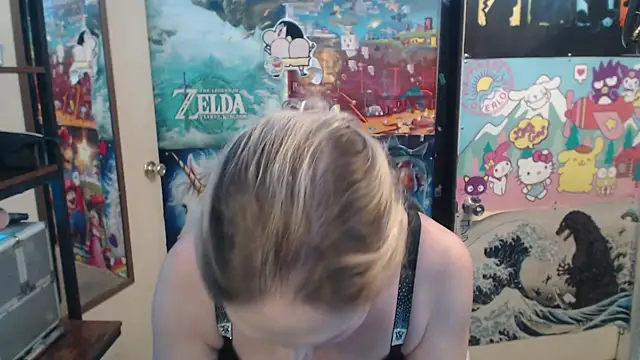 Savanah Banana  online show from November 29, 2025, 11:02 am