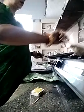 Snapshot of Hami705 chatting on November 11, 2025, 7:08 am Hami705 online show from November 11, 2025, 7:08 am