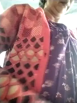 Snapshot of Hami705 chatting on December 14, 2025, 6:52 am Hami705 online show from December 14, 2025, 6:52 am