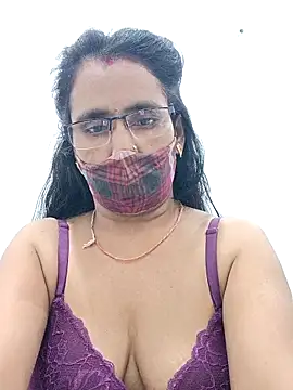 sanjana077 online show from February 17, 2026, 4:46 pm