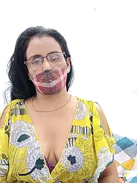 sanjana077 online show from April 24, 2026, 2:58 am