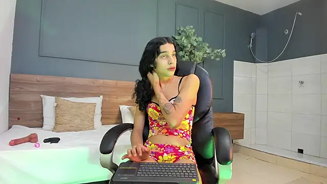 Snapshot of sheyla_meow chatting on November 21, 2025, 4:22 am sheyla meow online show from November 21, 2025, 4:22 am