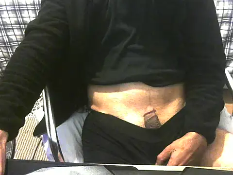 Snapshot of ellsaBunny chatting on November 18, 2025, 3:38 pm ellsaBunny online show from November 18, 2025, 3:38 pm