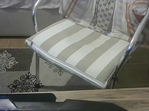 Snapshot of ellsaBunny chatting on November 28, 2025, 3:47 pm ellsaBunny online show from November 28, 2025, 3:47 pm