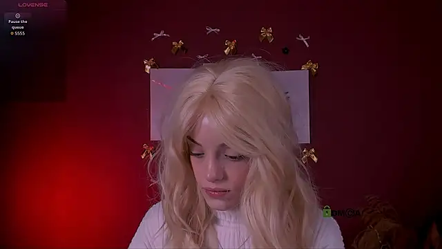 Snapshot of mia_starrr_ chatting on December 20, 2025, 8:16 pm mia starrr online show from December 20, 2025, 8:16 pm