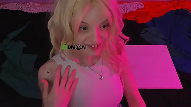 Snapshot of mia_starrr_ chatting on February 13, 2026, 9:00 pm mia starrr online show from February 13, 2026, 9:00 pm