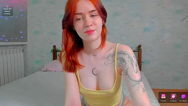 Snapshot of alice_with_freckles chatting on June 14, 2026, 8:05 am alice with freckles online show from June 14, 2026, 8:05 am